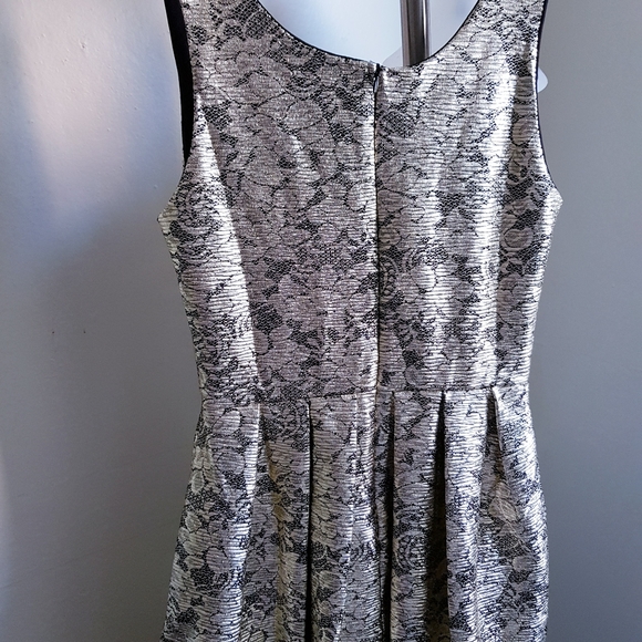 NWT Modcloth Pinup Pleated Metallic Gold Shimmer Golden Girls Flare Skater Dress - Picture 5 of 6